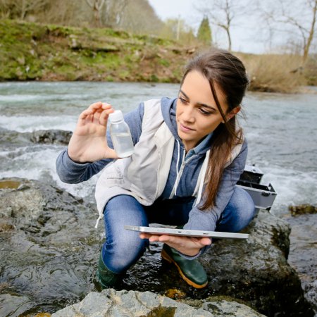 Technicien en bio&eacute;cologie