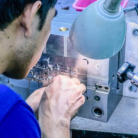 Mouliste de moules en m&eacute;tal