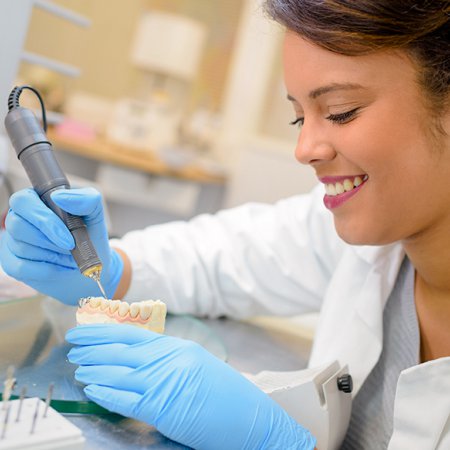 Technicienne dentaire