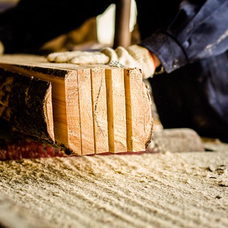 Op&eacute;rateur de machines &agrave; scier dans les scieries