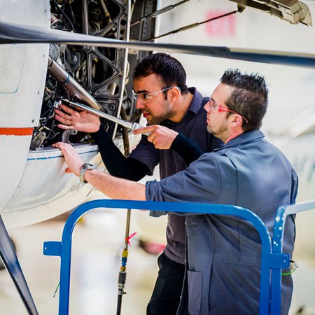 M&eacute;canicien et contr&ocirc;leur d'a&eacute;ronefs