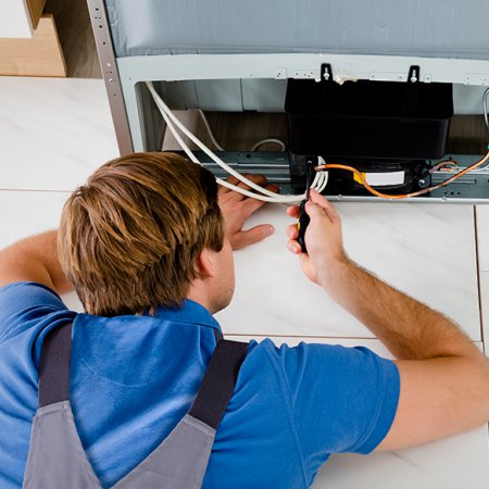 Pr&eacute;pos&eacute; &agrave; l'entretien d'appareils &eacute;lectrom&eacute;nagers